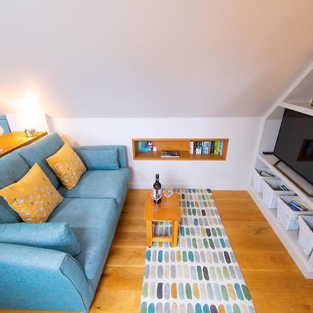 The Loft At The Little Elms Apartment Motcombe Exterior photo